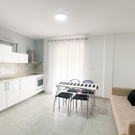 Promo Price September - Home By The Sea 1 Min From The Beach Golem  Esterno foto