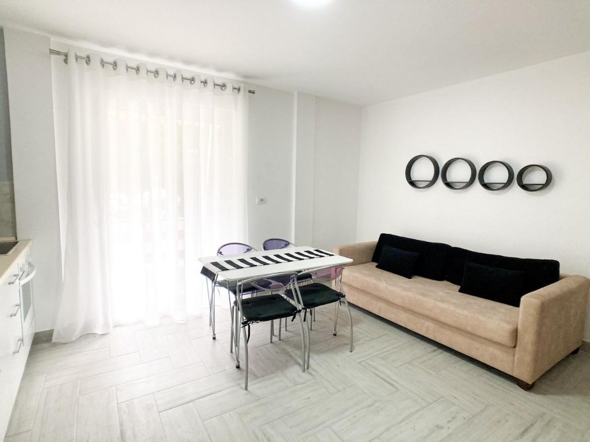Promo Price September - Home By The Sea 1 Min From The Beach Golem  Esterno foto